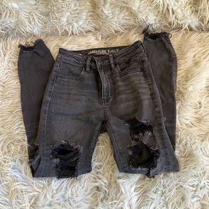 American Eagle Outfitters
Size 0 short
Black hi-rise jeggings